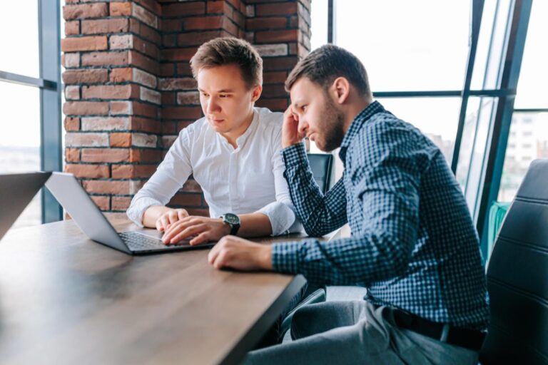 HP EliteBook 6 G1i 16, 840 G11 i 8 G1a 14 – jak wybrać najlepszy model do zadań biurowych i specjalistycznych?